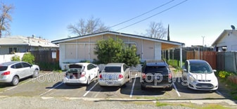 1724 Wright St in Sacramento, CA - Building Photo