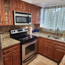 1914 SW 17th Ave, Unit 24 in Miami, FL - Foto de edificio - Building Photo