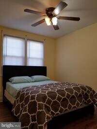 2046 Harman Ave photo'