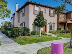 329 Kiawah River Dr in Oxnard, CA - Building Photo - Building Photo