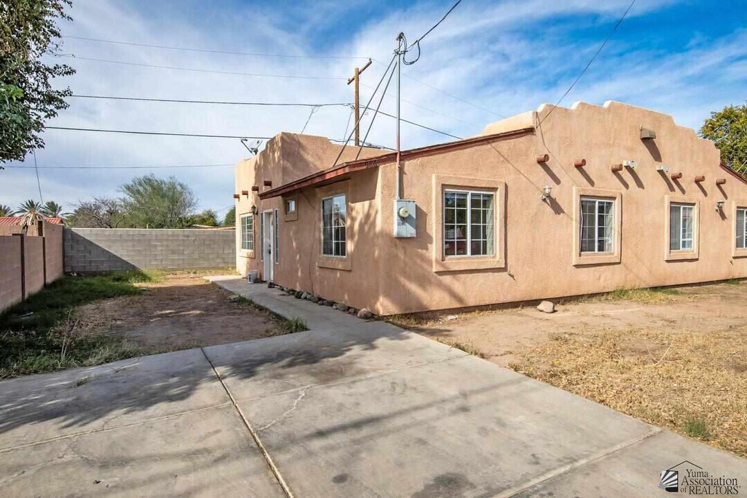 986 S 37th Ave in Yuma, AZ - Building Photo