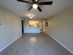 8274 Key Royal Cir in Naples, FL - Building Photo - Building Photo