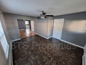 114 S Cedar St in Washington, IL - Building Photo - Building Photo