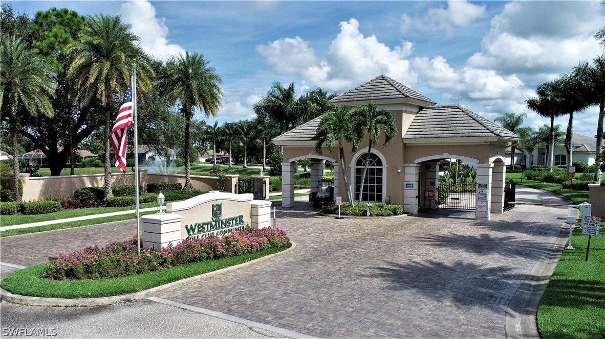 2261 Somerset Ridge Dr in Lehigh Acres, FL - Building Photo