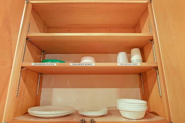 2401 Hyde Park Ave, Unit SI ID1265535P in Waukegan, IL - Building Photo - Building Photo