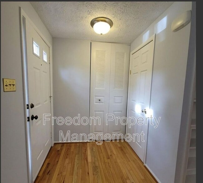 7974 Tyson Oaks Cir in Vienna, VA - Building Photo - Building Photo