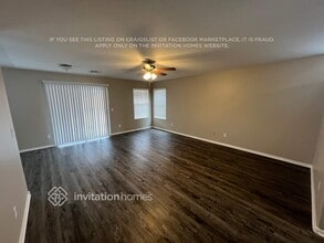 1075 E Rolls Rd in Queen Creek, AZ - Foto de edificio - Building Photo