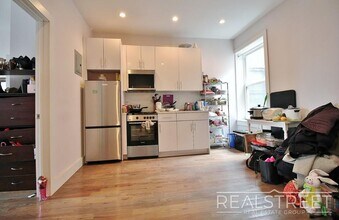863 Knickerbocker Ave in Brooklyn, NY - Building Photo - Building Photo