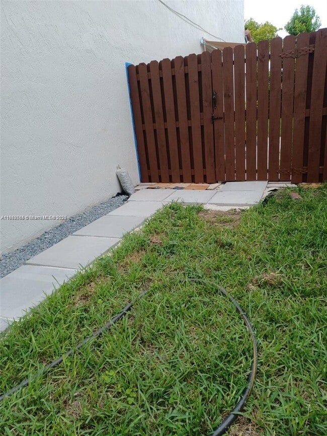 14727 SW 112th Terrace in Miami, FL - Building Photo - Building Photo