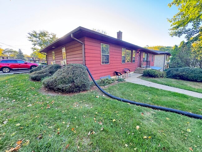 409 Palomino Ln in Madison, WI - Building Photo - Building Photo