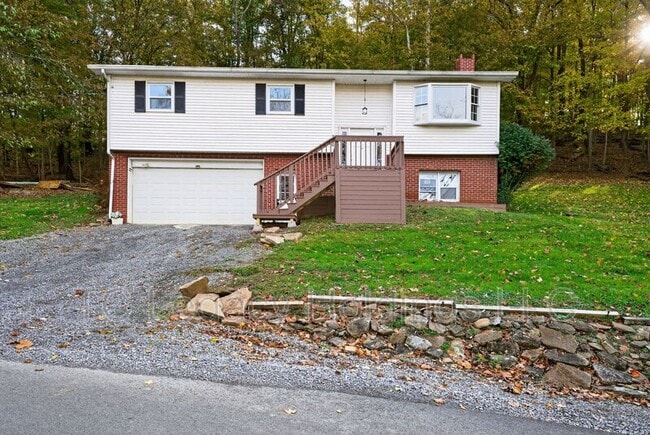 320 Diamond Ave in Morgantown, WV - Building Photo - Building Photo