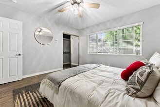 Northwind Apartments in Bellflower, CA - Foto de edificio - Building Photo