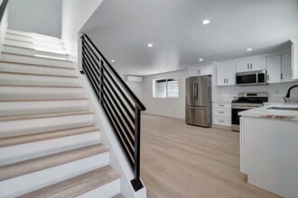 5201 W 20th St in Los Angeles, CA - Foto de edificio - Building Photo