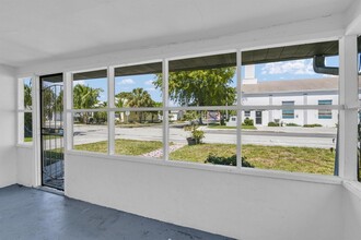 522 18th St, Unit 012 in West Palm Beach, FL - Building Photo - Building Photo