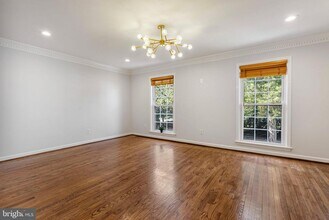 11008 Wickshire Way in Rockville, MD - Building Photo - Building Photo