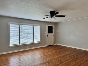1206 S Fleishel Ave in Tyler, TX - Building Photo - Building Photo