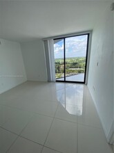 5252 NW 85th Ave, Unit 1009 in Doral, FL - Building Photo - Building Photo