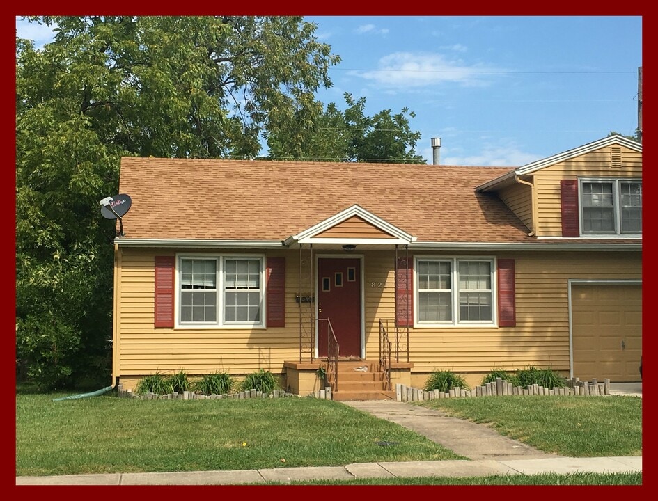 821 E Patterson St in Kirksville, MO - Foto de edificio