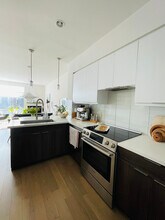 901 Jefferson St, Unit 313 in Oakland, CA - Building Photo - Building Photo