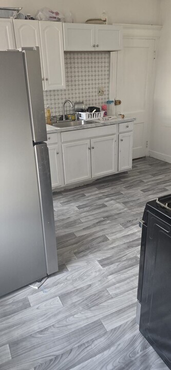 23 Cleveland Ave, Unit 2nd Floor in Bridgeport, CT - Building Photo