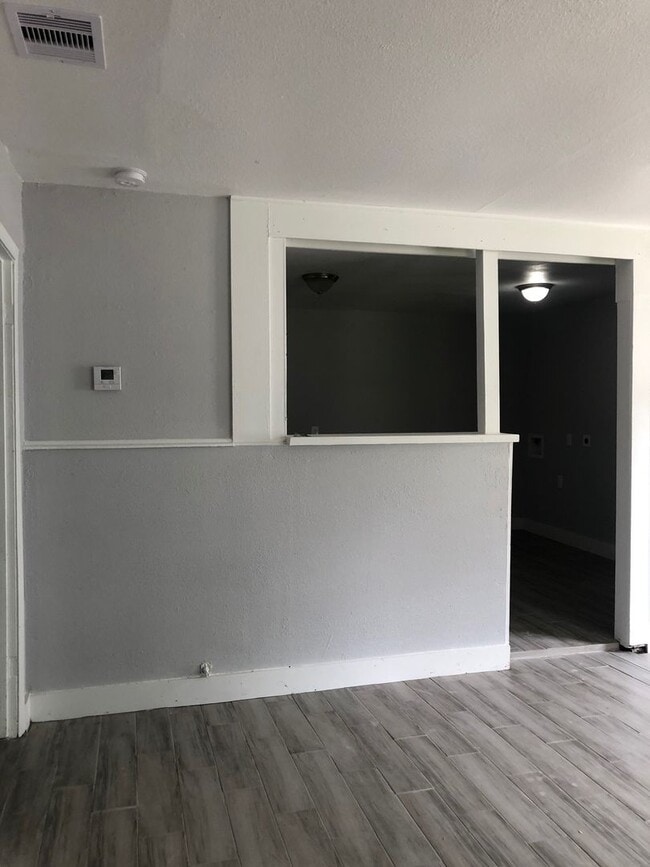 4555 Laredo Ave in Beaumont, TX - Building Photo - Building Photo