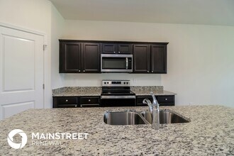 3022 Neverland Dr in New Smyrna Beach, FL - Foto de edificio - Building Photo