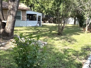 1111 Vasquez St in Austin, TX - Building Photo - Building Photo