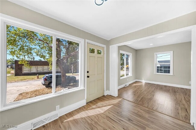 3211 W 121st St in Cleveland, OH - Building Photo - Building Photo