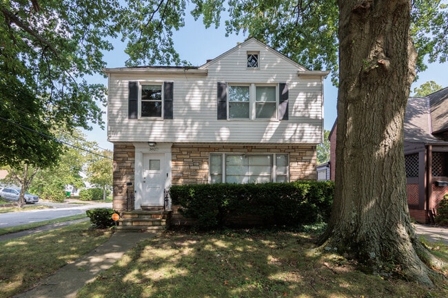 property at 3827 Covington Rd