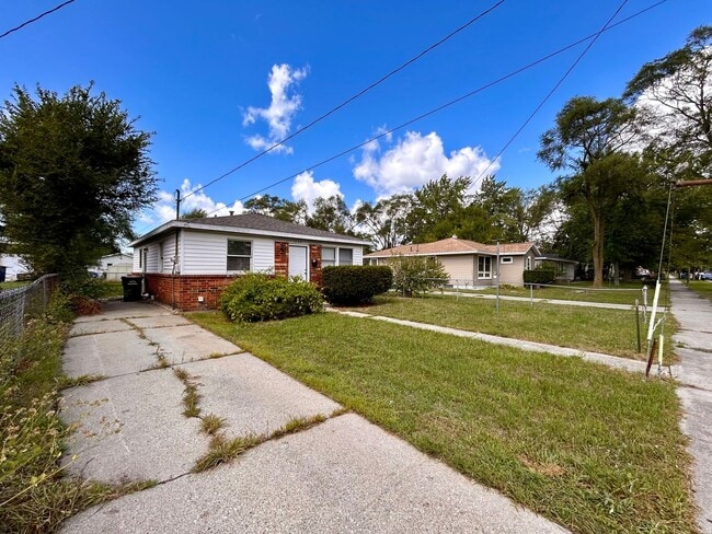 property at 1765 Huizenga St