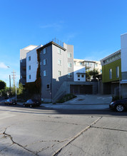 Rio Vista Apartments in Los Angeles, CA - Foto de edificio - Building Photo