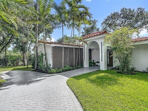 20001 NE 21st Ave in Miami, FL - Building Photo - Building Photo
