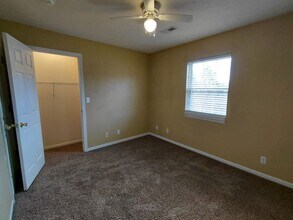 17140 Lensman Rd in St. Robert, MO - Building Photo - Building Photo