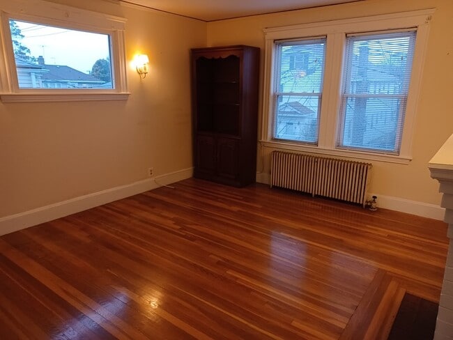66 Chapman St, Unit 1 in Quincy, MA - Building Photo - Building Photo