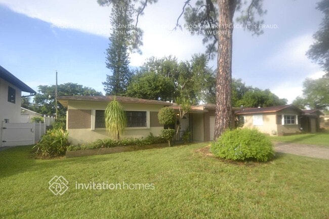 6844 SW 12th St in Pembroke Pines, FL - Building Photo - Building Photo