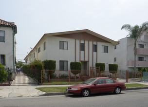 1362 N Serrano Ave in Los Angeles, CA - Building Photo - Building Photo