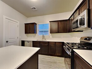 14308 Peach Tree Dr in Yukon, OK - Building Photo - Building Photo