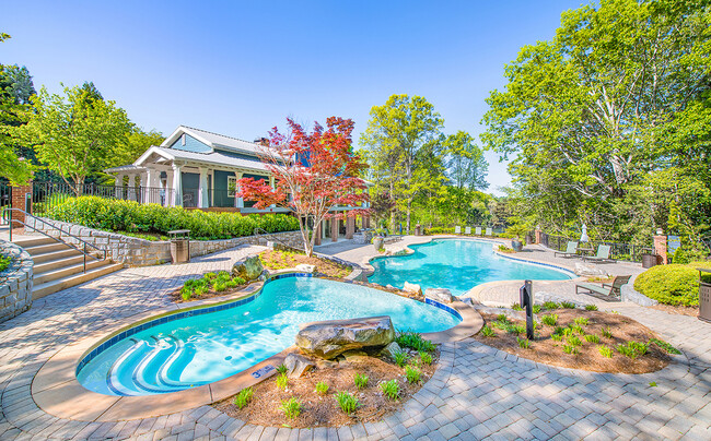 MAA Lake Lanier in Gainesville, GA - Building Photo - Building Photo