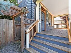 548 SE 20th Ave in Portland, OR - Building Photo - Building Photo