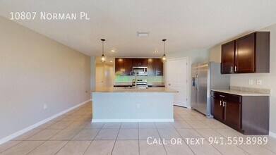 10807 Norman Pl in Parrish, FL - Building Photo - Building Photo
