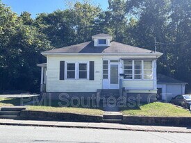 261 Boswell Ave in Norwich, CT - Building Photo