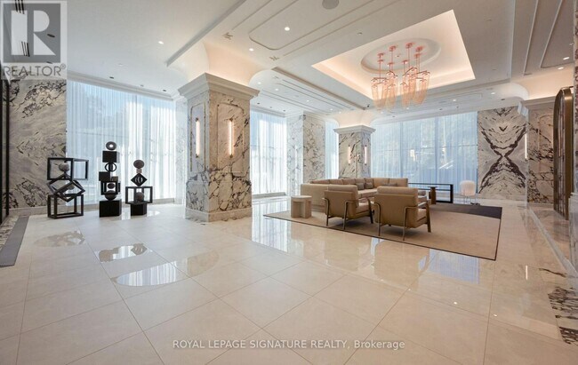 10 Inn On The Pk Dr in Toronto, ON - Building Photo - Building Photo