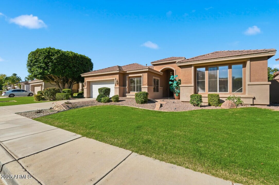 7180 W Trails Dr in Glendale, AZ - Building Photo