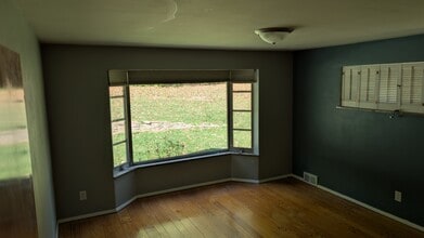 5720 Old Pfeiffer Ln in Blue Ash, OH - Building Photo - Building Photo