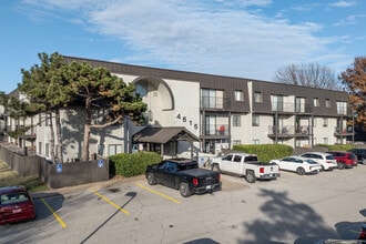 Southern Hills Retirement Community in Tulsa, OK - Foto de edificio - Building Photo