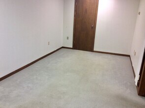 435 S Main Ave in Dickinson, ND - Building Photo - Building Photo