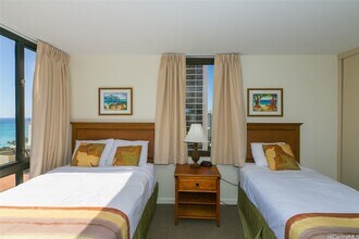 229 Paoakalani Ave, Unit 2102 in Honolulu, HI - Building Photo - Building Photo