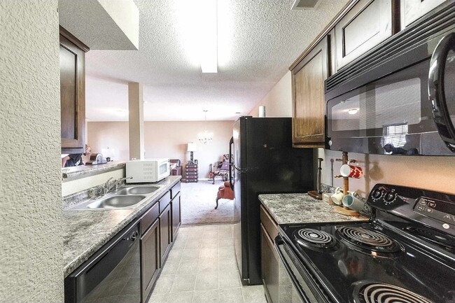 2571 Boxford Ln in Cordova, TN - Foto de edificio - Building Photo