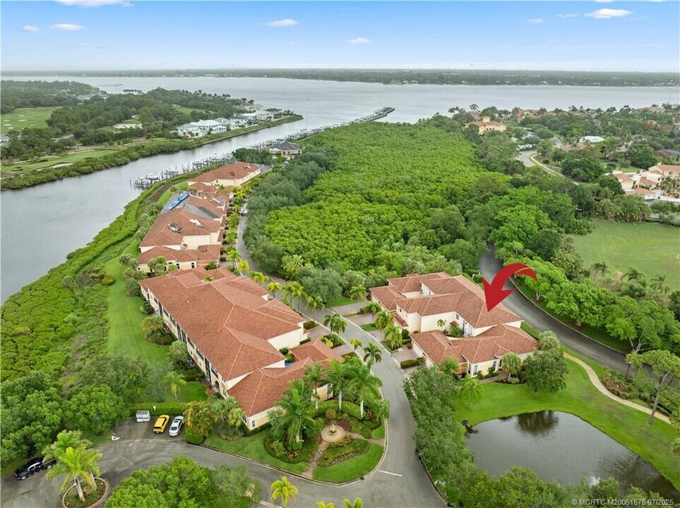 2381 SW Island Creek Trail in Palm City, FL - Foto de edificio