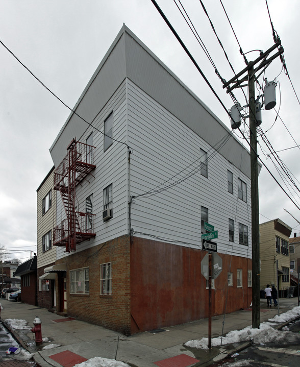 112 Franklin St in Jersey City, NJ - Building Photo